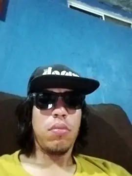 AlexAlejandro13 live XXX chat