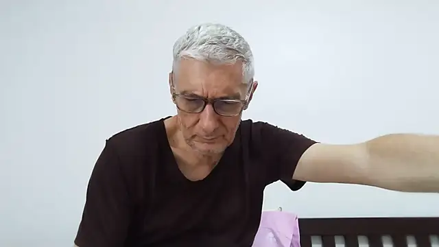 BIGUNCUTHARDCOCK Adlı Modelin Canlı XXX Sohbeti