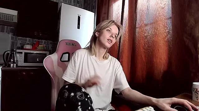Madelaineses Adlı Modelin Canlı XXX Sohbeti