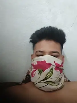 trippppyyyyy Show in webcam