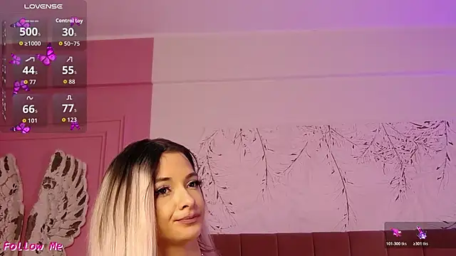 PinkySparks live XXX chat