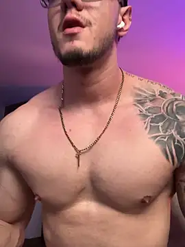 Thomas_Falcon1 Chat XXX in diretta