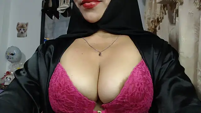 nadia__abaud Adlı Modelin Canlı XXX Sohbeti