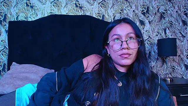 EmiGomez_ 라이브 XXX 채팅
