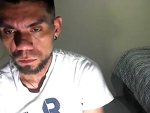 thomas2wood Chat XXX in diretta