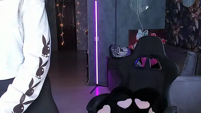 BlckmirrorrのライブXXXチャット