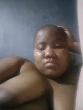 Živý XXX chat ChubbyMidgetxxx19