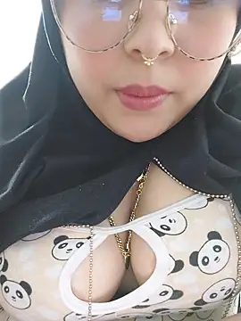 Elinaax Adlı Modelin Canlı XXX Sohbeti