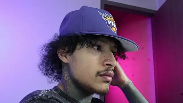 trieone's Webcam Show