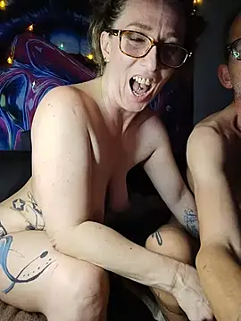 we_are_fucking_serious 라이브 XXX 채팅