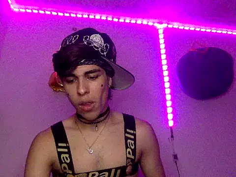 andrytedu_20's Webcam Show