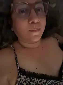 AVRAKEHDABRA Adlı Modelin Canlı XXX Sohbeti