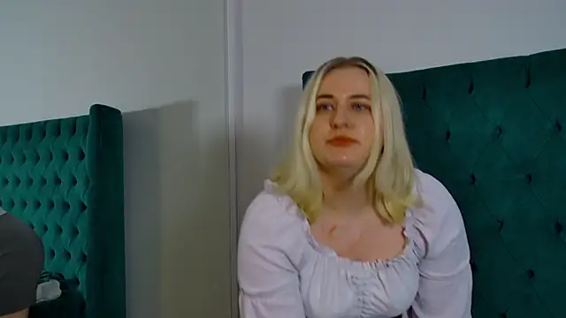 LioraArdynn Live XXX chat