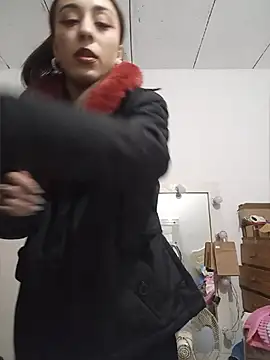 Jennyvignaduzzo Adlı Modelin Canlı XXX Sohbeti