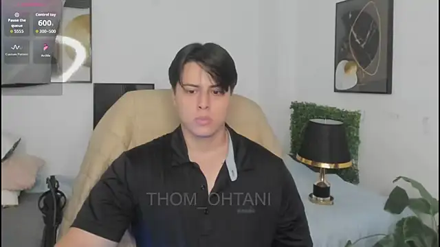 Thom_Ohtani Chat XXX in diretta