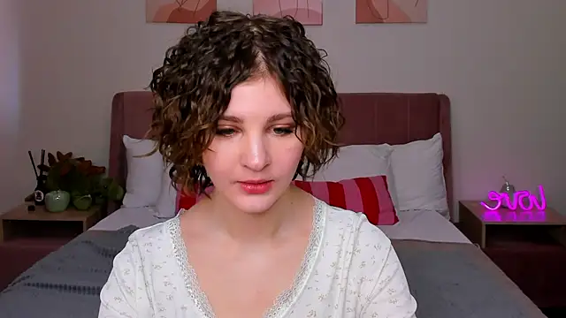 Show de Kira__Fluffy na webcam