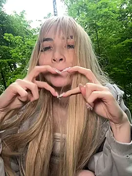MarlboroWeb's Live XXX Chat