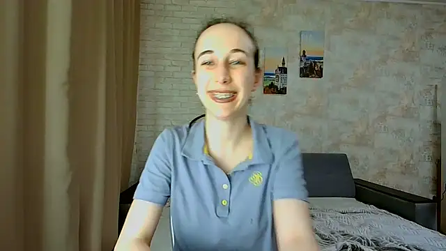 Pokazy przed kamerką – Anika_bloom