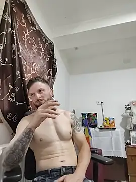 colin_hopex Adlı Modelin Canlı XXX Sohbeti