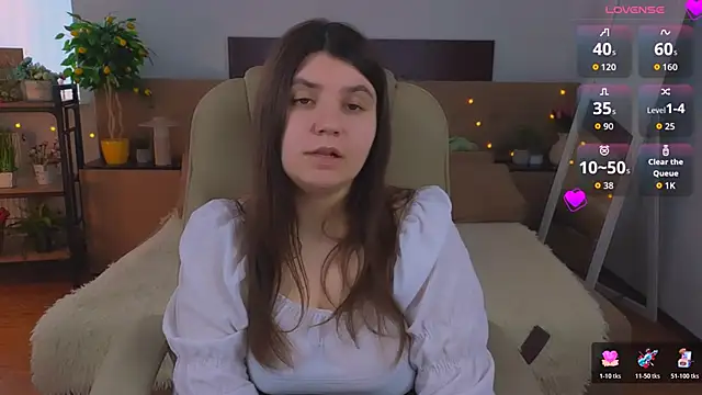 Viola__Shy élő XXX-chatje
