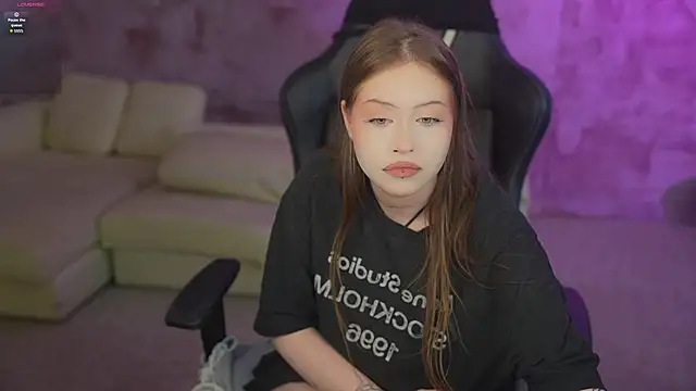Živý XXX chat Esmie_Smile