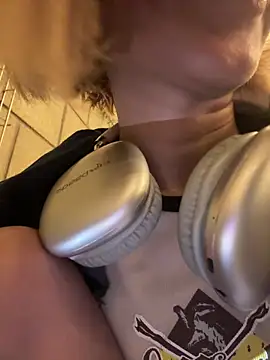 SweetBunnyGF's Live XXX Chat