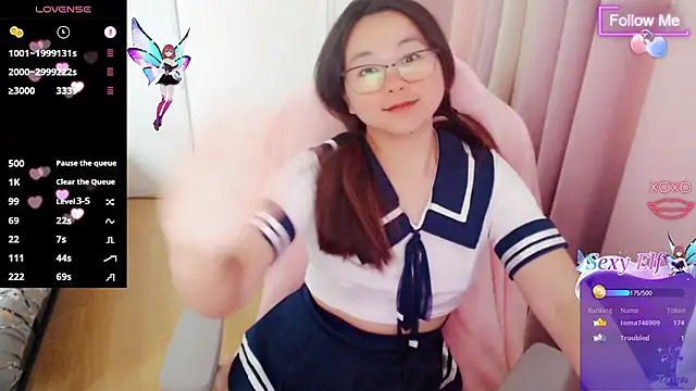 MCutie_ Pertunjukan Webcam