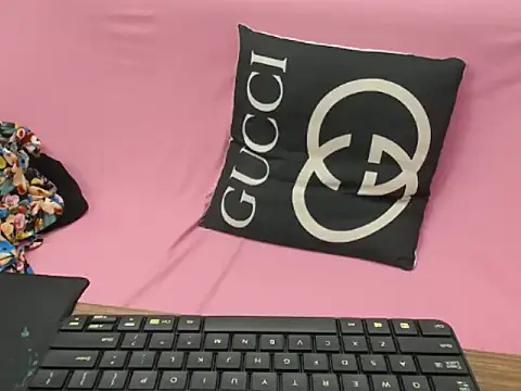 Maia_9999 webkamerás műsora