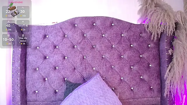 Pokazy przed kamerką – Violet_Collins1