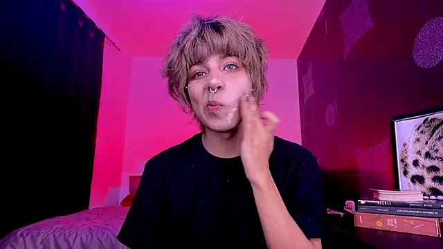 Aronn_44's Webcam Show