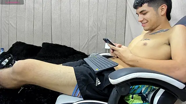 Chat +18 de pipe_hot04 ao vivo