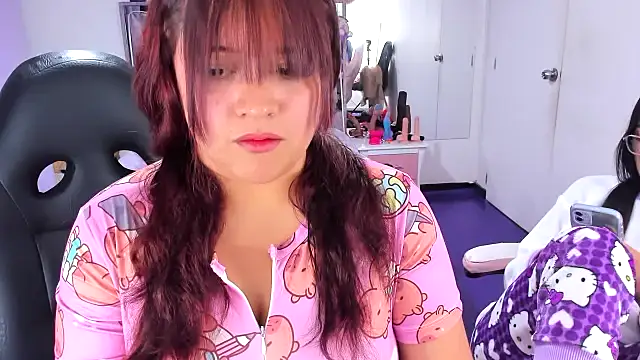 Luna_Analya élő XXX-chatje