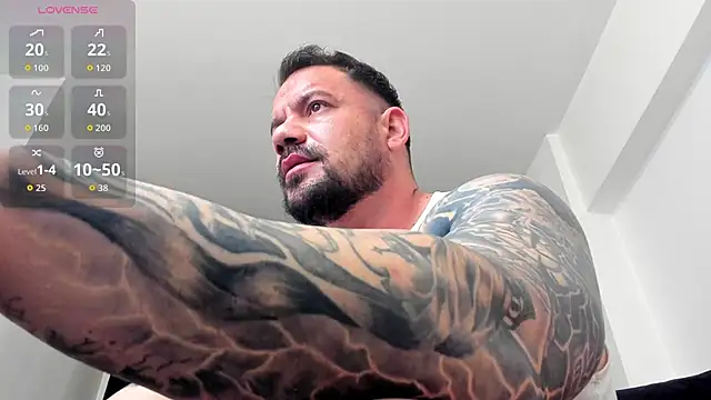 Show modela musclemonster31 na web-kameri