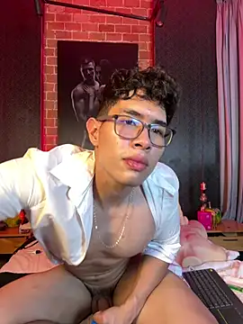 GrayAndrews' Live XXX Chat