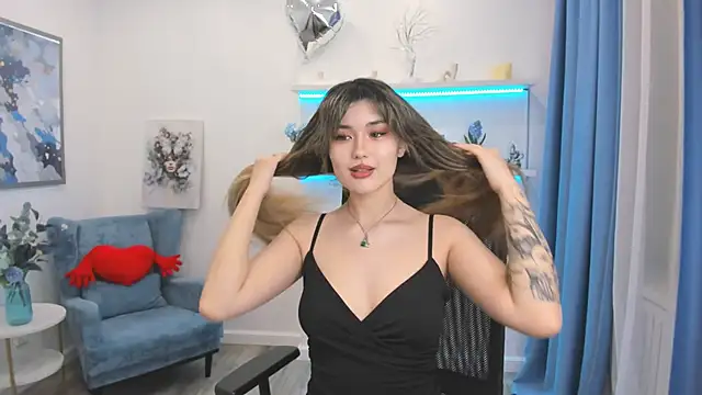 AnneTLi Adlı Modelin Canlı XXX Sohbeti