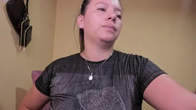 lauraguzman Chat XXX live