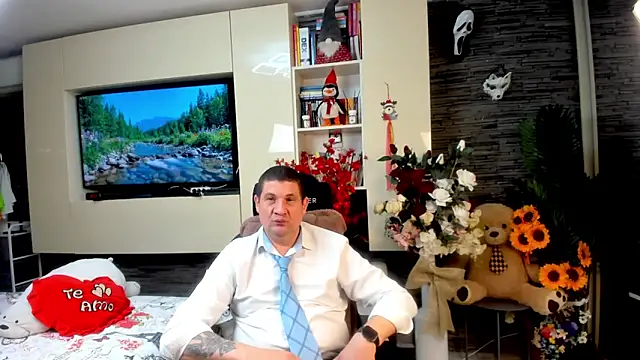 SpartacusDaddy48 网络视讯表演