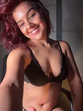 mariannella Adlı Modelin Canlı XXX Sohbeti