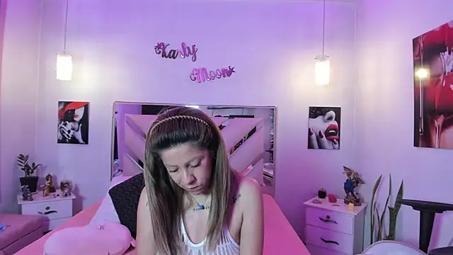 Chatroom XXX en direct de Karly_moon