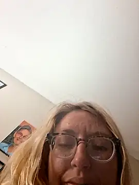 xXxWhoreAbleX live XXX chat
