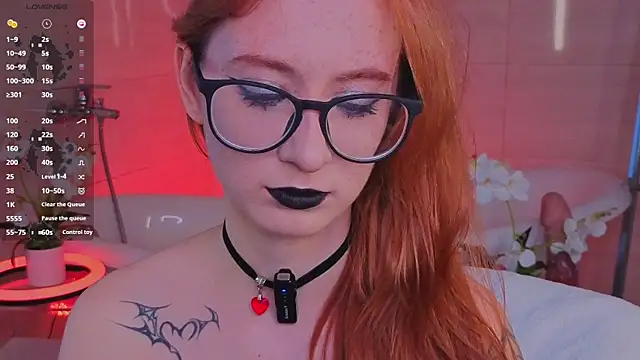 WICKEDEMBER's Live XXX Chat