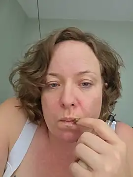 julimonroe Chat XXX live