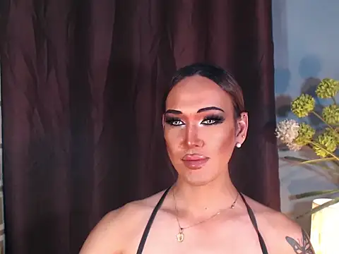 Show modela AleinaCroft na web-kameri