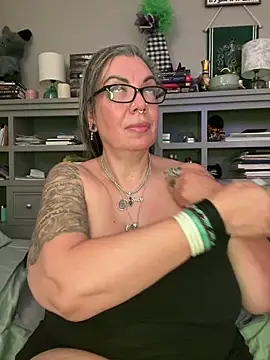dieseldame1313 Show in webcam