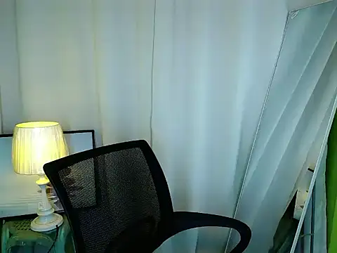 Show modela TsCyra_foxxx na web-kameri