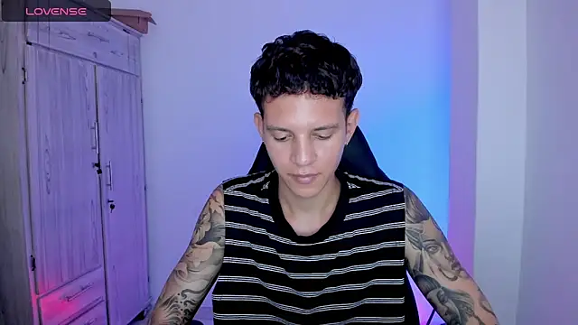 tylernova 라이브 XXX 채팅