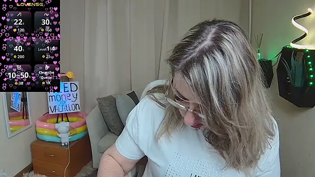 Chat +18 de KKMimiKK ao vivo