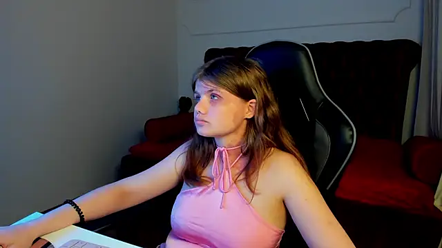 Chatroom XXX en direct de ChloeHalses