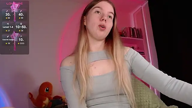 Strawberry_juli Adlı Modelin Canlı Sohbet Odası