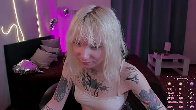 tattoo_art_baby Adlı Modelin Canlı XXX Sohbeti